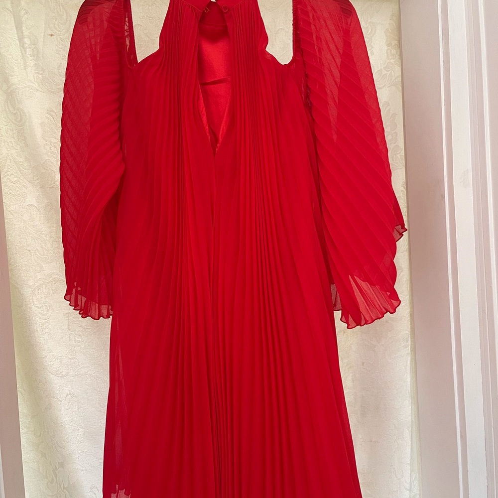 NWT BeBe Stunning Off Shoulders Red Dress